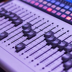 EQ+: Equalizer & Bass Booster Mod Apk [Pro]